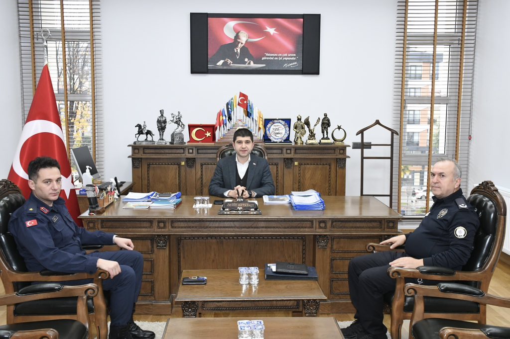 📌 Asayiş Toplantısı 

Alaçam Kaymakamımız Sayın <a href="/Fatih_Kayabasi/">Fatih Kayabaşı</a> başkanlığında; İlçe Jandarma Komutanı J. Tğm. Mevlüt Şen ve İlçe Emniyet Müdürü Ramazan Aktaş’ın katılımıyla Asayiş Toplantısı gerçekleştirildi.

İlçemizin genel güvenlik durumunun ve yapılan çalışmaların