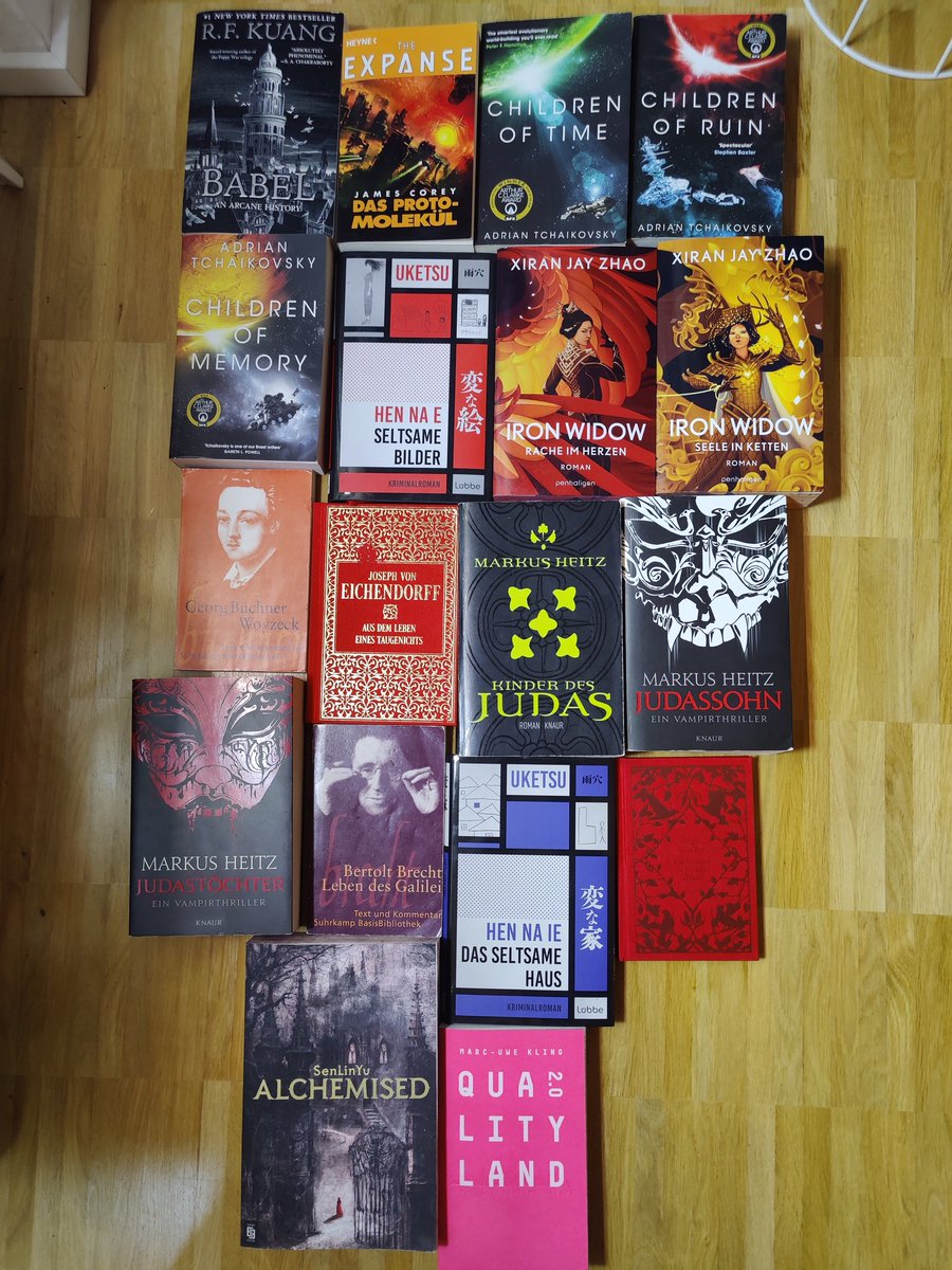 LeTalida's tweet photo. 2025 habe ich eine Arbeitsstelle gefunden, durch die ich morgens und abends jeweils eine Stunde fahren muss. 
Jede Menge Zeit zu lesen - aber kaum noch welche für alles andere. https://t.co/yS1XMlUoX7