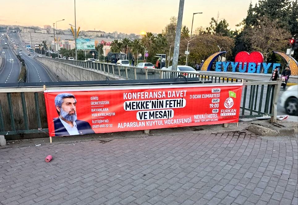 📢 Şanlıurfa Caddeleri Konferansa Hazırlanıyor

Alparslan Kuytul Hocaefendi'nin 3 Ocak Cumartesi günü Şanlıurfa'da gerçekleştireceği "Mekke'nin Fethi ve Mesajı" konulu konferansı için duyuru brandaları asıldı.

AlparslanHoca UrfayaGeliyor 
#FurkanKonferansları
