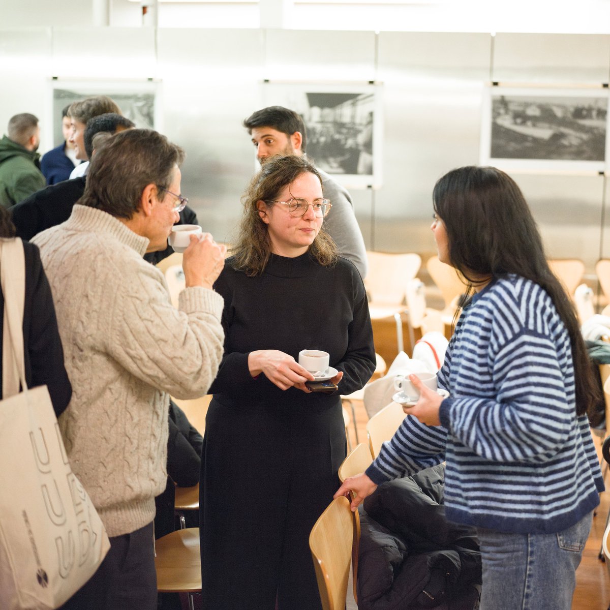 Deixámosvos imaxes do pasado 15 de decembro no que acollimos a un grupo de novos colexiados/as para darlles unha cálida benvida á Delegación da Coruña, @coagcoruna do COAG! + compañeiros/as e + talento que se une! Unha xuntanza breve e ilusionante! <a href="/CSCAE/">CSCAE</a> <a href="/etsac_udc/">ETSAC</a> <a href="/BibETSA/">BETSA</a>