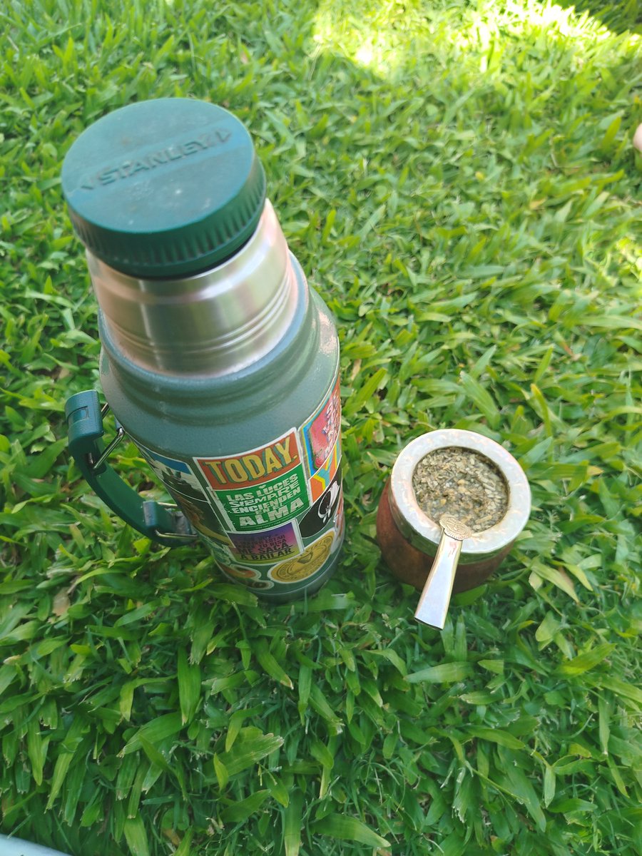 Quienes hacemos Cielito queremos desearles un feliz y próspero año nuevo! 

Lau, Gon y los gatos.