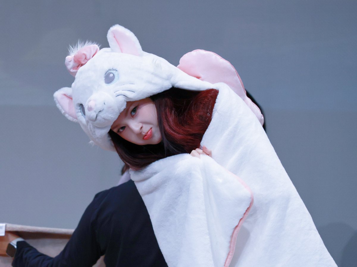 Happy New Year canny 🥰#CHIQUITA #치키타 #BABYMONSTER