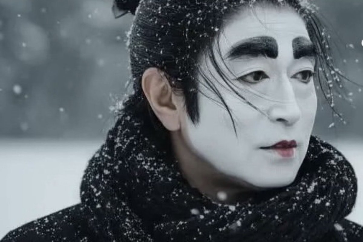 🎍明けましておめでとうございます🎍

落ち着いたら
今年こそは、虫垢らしいポストが
出来るといいなと思ってます😌
とりあえず飼育したい…
大きなヒラタを愛でたい(*¯꒳¯*)❤︎

今、年越した蕎麦を食べました。

今年も
皆様のかおりちゃん❤︎愛❤︎を
よろしくお願い致します✨️笑

Bigup♡