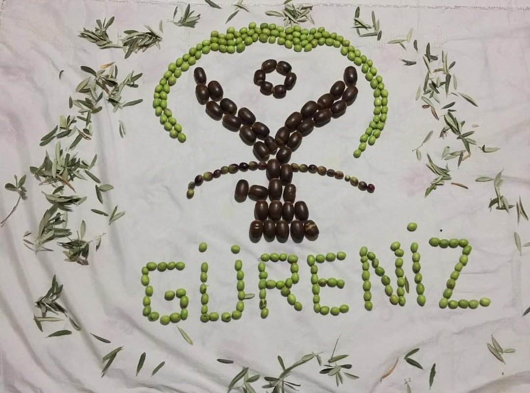 ⛔BİRAZ SİTEM⛔
Önceleri bir paylaşım yapıldığında 100'lerce paylaşım, 1.000'lerce beğeni gelirdi. Şuan ise beğeni 50 bile olmuyor. 10. yılımızı kutlama mesajı paylaştık ama pek ilgide görmedi. Tam 10 yıldır bu sayfaya emek verilmiş. 
Artık dükkanı kapatma zamanı geldi sanki.