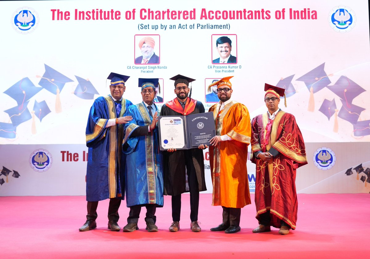 ArihantJain_'s tweet photo. I wear this convocation gown 🎓, my heart is full of gratitude and pride. This degree is not just a certificate, it is proof of years of hard work, honesty, and perseverance.
#convocated #ICAI #CA #CAJourney #NextChapterBegins #CAConvocation2025 https://t.co/NWsdl0AuQG