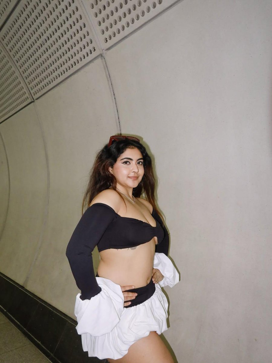 akira1977780's tweet photo. Goodnight
#twinkleSharma #Hot https://t.co/7eBG99ef97