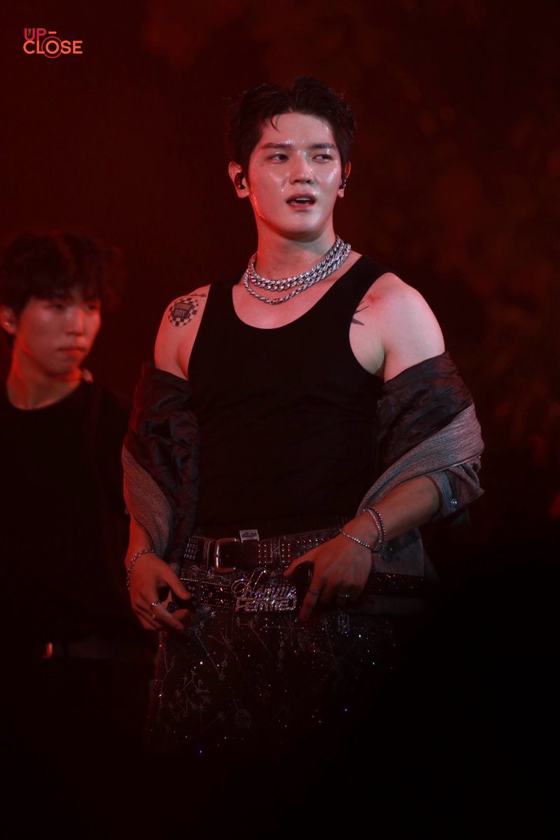 The Up-close tweet media