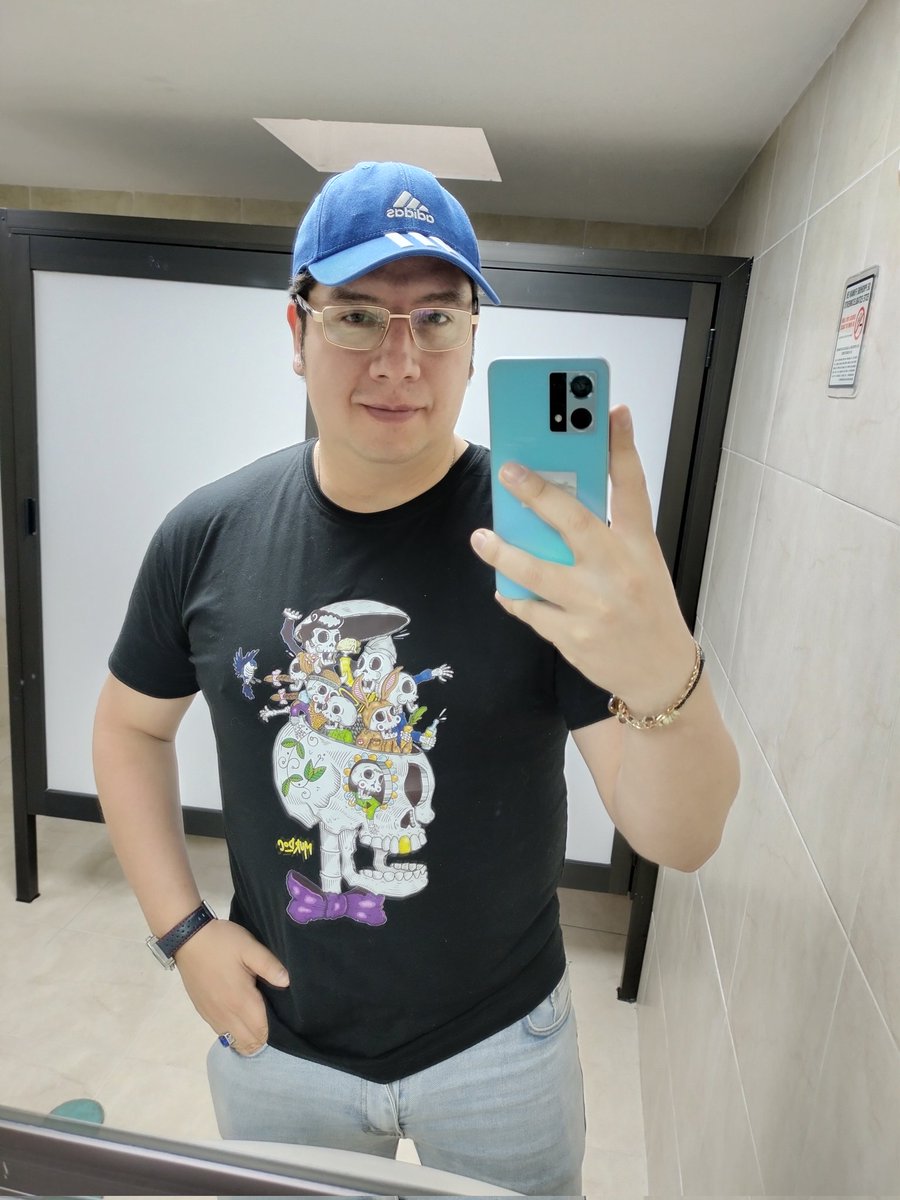 b_jhorel's tweet photo. Yo sé que las voces de mi cabeza 🧠no son reales pero a veces tienen unas ideas buenísimas 😅  que que bruto .... 

#FelizMiercolesParaTodos 

#actitud https://t.co/6e6to5tvdA