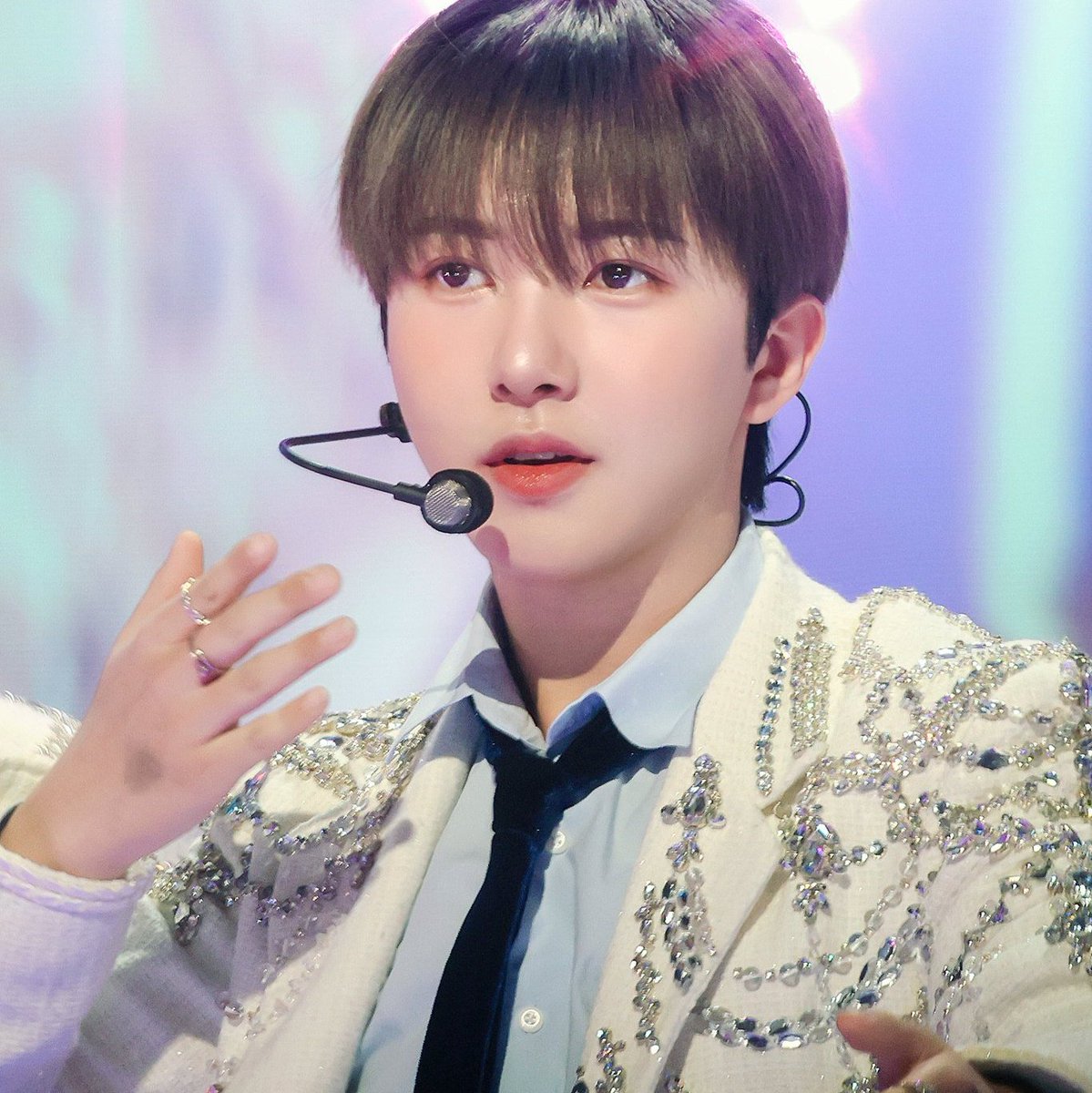 injunie_1328's tweet image. 250101                                                           260101