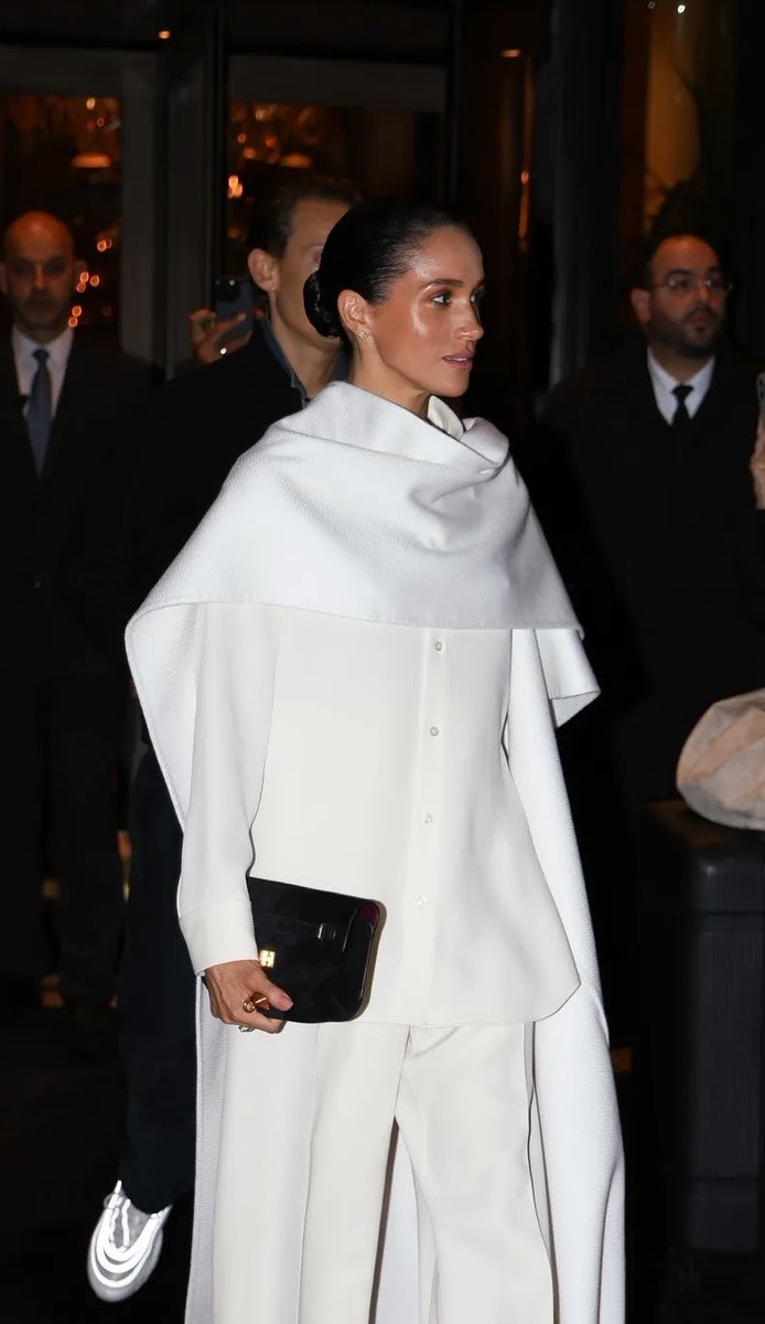 meghan sussex attending the paris fashion week