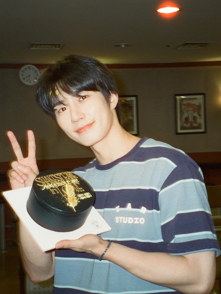 CarpeDiemSWHS's tweet photo. 20260101 2:11AM 인⭐️ #손우현 

2025안녕2026 (4) https://t.co/1WAiLDaRyY