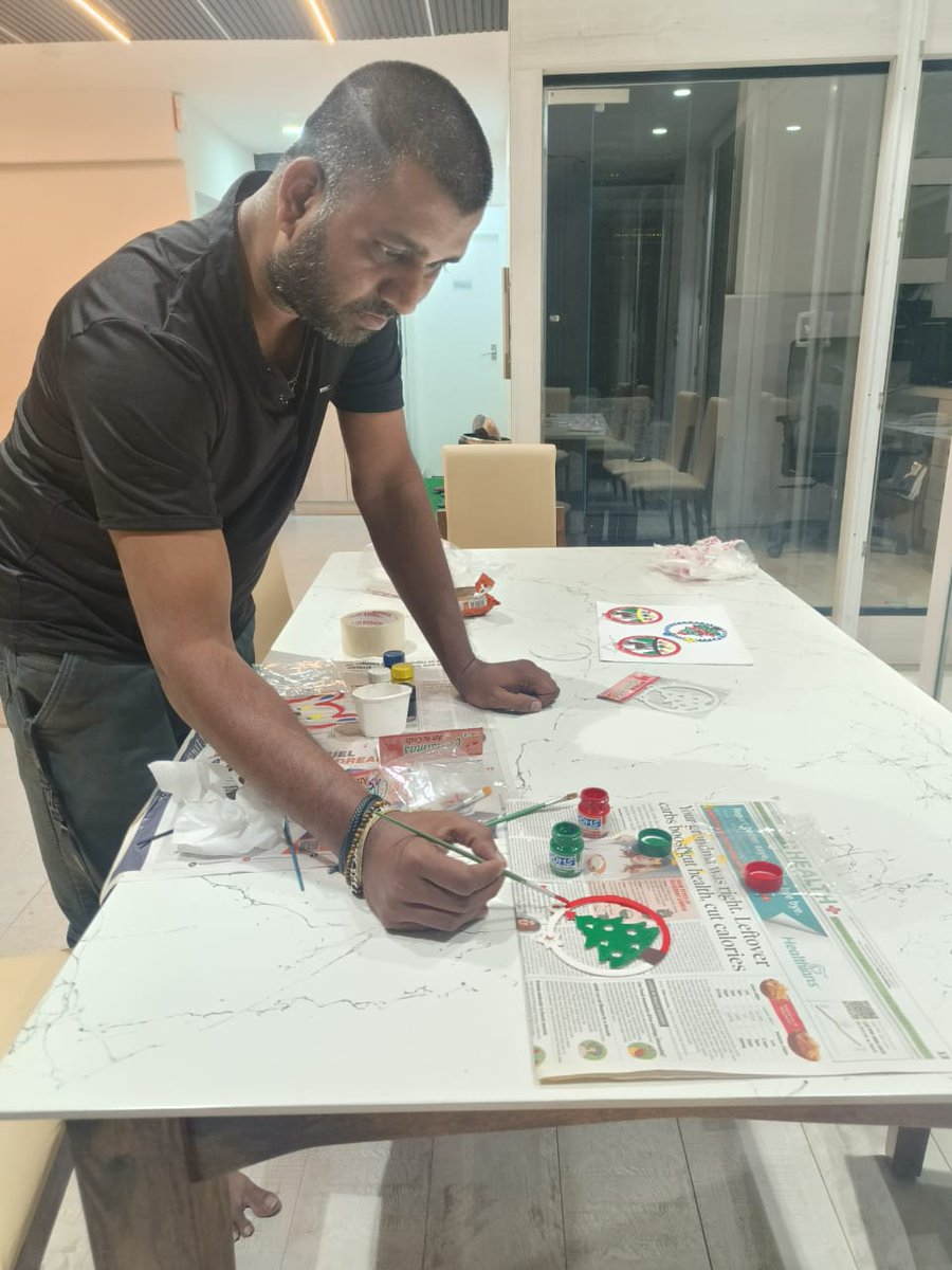 soundnvisionsts's tweet image. #SVSBangalore

Christmas Cheer at SVS Bangalore🎄✨🥂

Making memories, sharing laughs, and celebrating the magic of the season. Compliments of the Season to all! ❤️🌟

As we wrap up an incredible 2025, here’s to a sparkling 2026! 🥂✨

#Christmas #christmasdecor #christmasatsvs