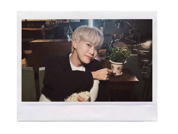 DOYOUNG_TH's tweet image. Happy New Year 2026 🎉
ขอให้ปีใหม่ปีนี้เป็นปีที่ดีของโดปุและทุกคนเลยนะคะ สุขภาพร่างกายแข็งแรง มีแต่รอยยิ้มและความสุขในทุกวัน หวังว่าเพลงของคุณโดยองจะยังคงเป็นพลัง เป็นที่พักใจและเป็นแรงบันดาลใจให้พวกเราก้าวต่อไปอย่างไม่กลัวอะไร ขอบคุณที่คอยมอบเสียงเพลงและความอบอุ่นให้เสมอ…