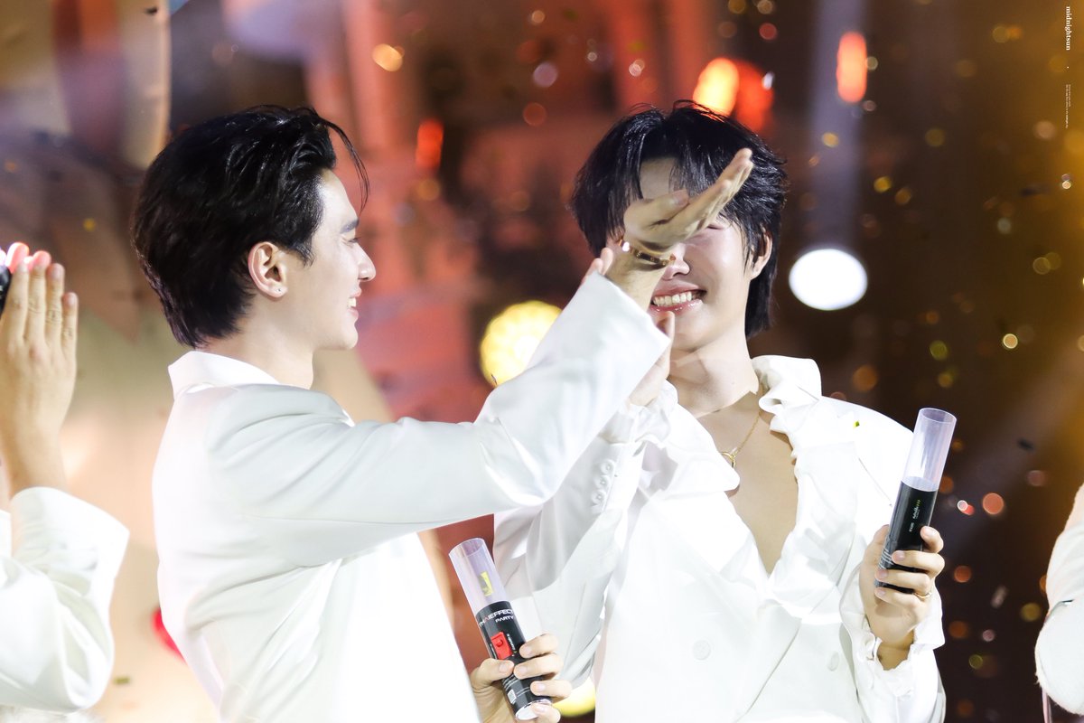 คือข้ามปีของเก่งน้ำปิง 🤍

KENGNAMPING AT SIAM PARAGON
#SiamParagonxKengNamping