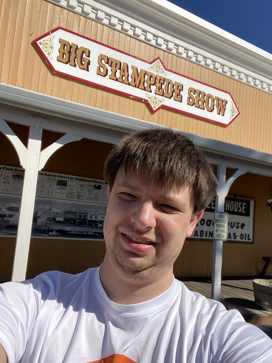 joel_vanwinkle's tweet photo. Pioneer park an amusement park in Fairbanks made from rebuilt and recreated gold rush era buildings. https://t.co/GyOgXm6YQj
