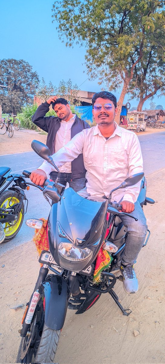 🔥2026🔥
बदलते साल के साथ,
सोच भी बदली है
अब हर किसी को खुश नहीं,
ख़ुद को सुकून देना ज़रूरी है।

        🔥2026🔥
  नए साल ने सिखाया है,
जो जैसा है, उसे वैसा ही स्वीकार करो,
और जो साथ नहीं,
उसे जाने दो।

     🔥2026🔥

इस साल समझ आया,
कम लोग, मगर सच्चे लोग ही
असल दौलत होते हैं।