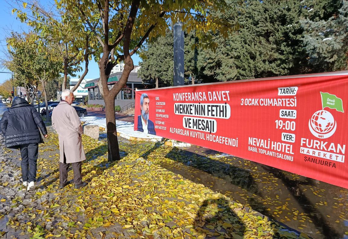 Şanlıurfa caddeleri süsleniyor! 

AlparslanHoca UrfayaGeliyor 
#FurkanKonferansları