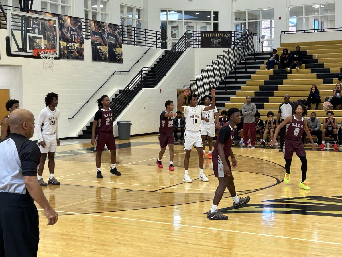 DownNBackHoops's tweet image. End of the 3rd at the Warhawk Invitational at McDonough 40-37 Elbert on top of SACA. 2026 #10 AJ Brown had 13pts in the Quarter. @BTS_Report @swish_scout