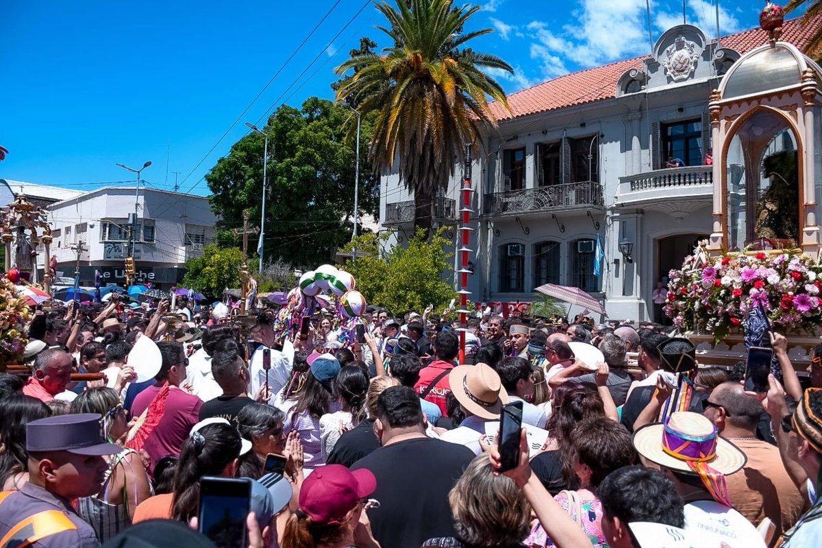 Celebramos un nuevo #Tinkunaco, tradición que nos une en la fe, historia que nos abraza y encuentro que nos fortalece. 
Que San Nicolás y el Niño Alcalde bendigan a cada familia riojana, para que este año que está por venir sea de unidad, esperanza y trabajo compartido,