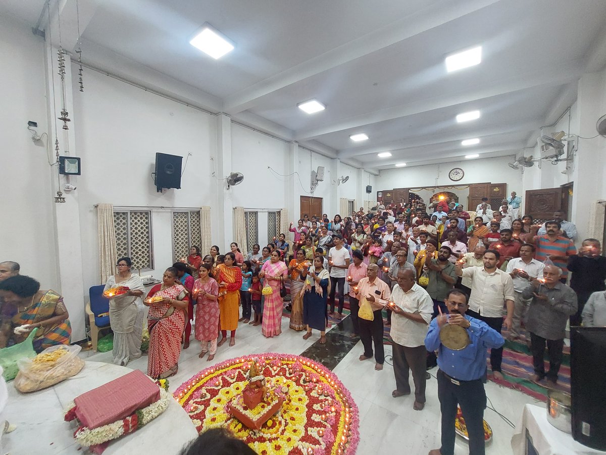 ParamjyothiBLR's tweet photo. #Year2025 taught you so much. 

Now it's time to let go:
Let go of comparing your journey 
🙏 Let go of "what ifs" 
💭 Let go of doubting yourself 
💙 Welcome 2026 with a light heart.

 You're ready. 🪷✨

Welcome to our centers for a better version of you. https://t.co/4GvsynNd1i