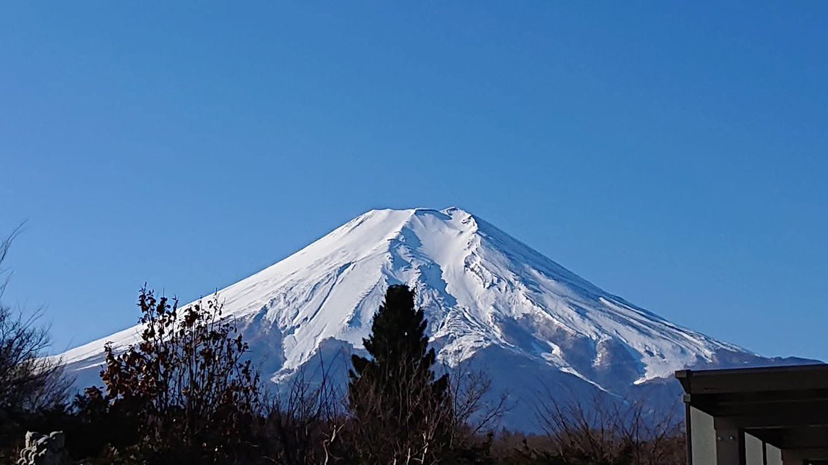 takatakapi2000's tweet photo. 新年明けましておめでとうございます♪
本年もよろしくお願いしますm(_ _)m https://t.co/q09Kd63bvA