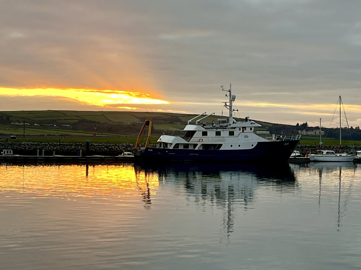 Last Sunset of 2025. 🌅
#Dingle
Daingean Uí Chúis
31/12/2925

Athbhliain faoi mhaise daoibh go léir. 🎉🎉