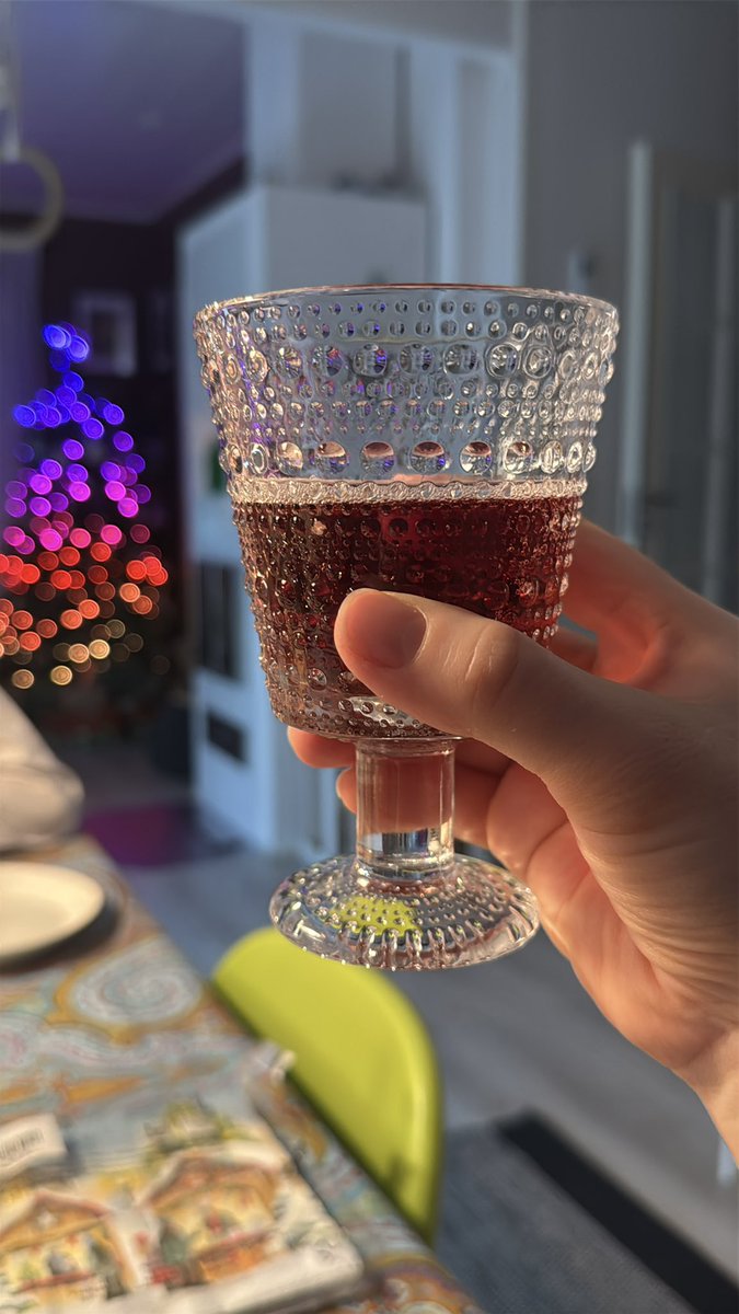 Прощай 2025. Скучать не буду. 
Кстати, новый год больше не главный праздник.