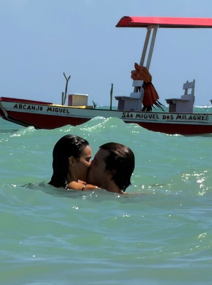 chlmtbutler's tweet image. quero manifestar um romance de verão nordestino que nem o do shawn e da bruna.