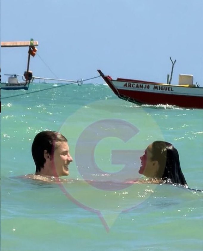 chlmtbutler's tweet image. quero manifestar um romance de verão nordestino que nem o do shawn e da bruna.