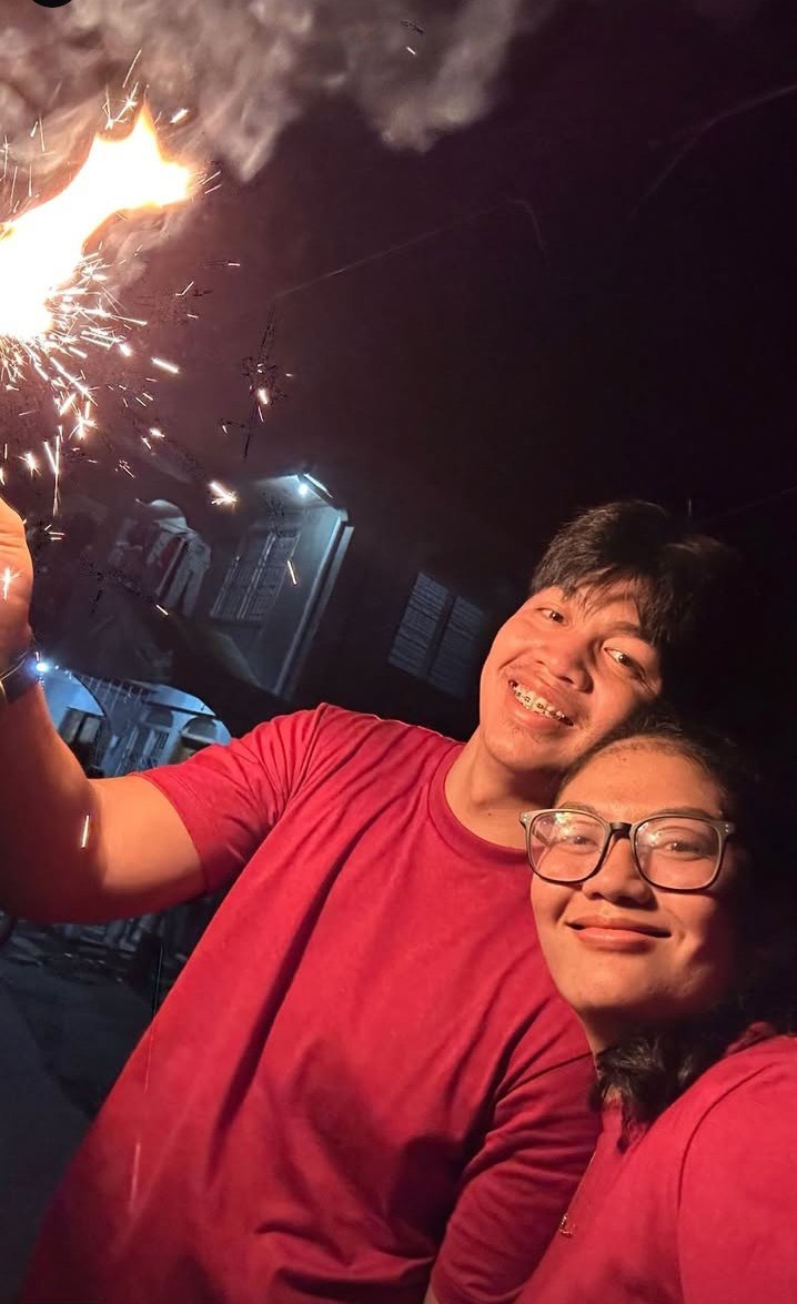 all4bel's tweet photo. HAPPY NEW YEAR MY PARENTS! https://t.co/2UnRboiFPZ