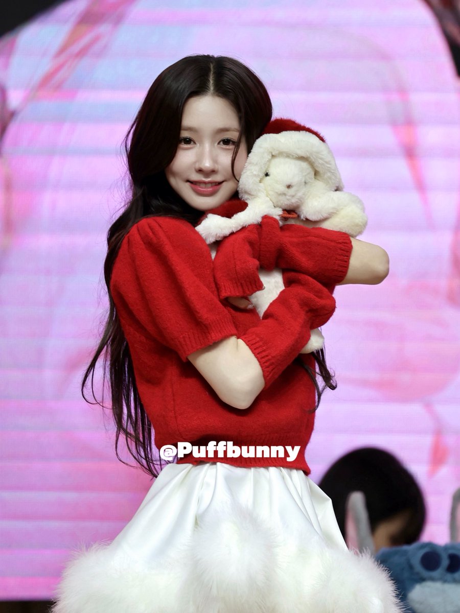 Puffbunny970131's tweet photo. 20251225

ℍ𝕚,𝟚𝟘𝟚𝟞 🧨

#MIYEON #MIYEON_SayMyName #미연 #idle https://t.co/WxknhdDEAW