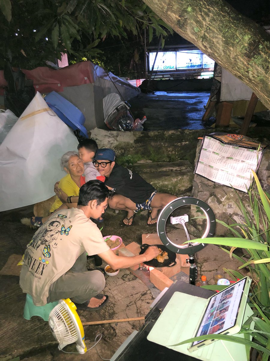 Tahun baru kemarin cuman bisa vc jauh, alhamdulillah skrg tahun baru first bareng kaliann🥳🫶🏻