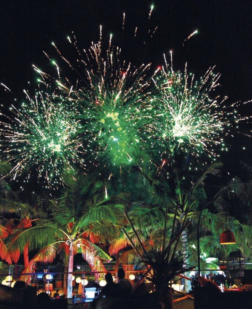 W0rld2026's tweet image. HAPPY NEW YEAR 2026 INDONESIA 🇮🇩 🍾🎉