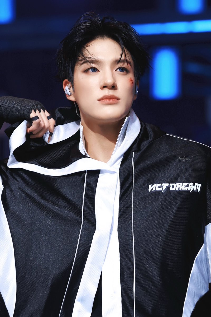 TASOGARE_0423's tweet image. 260101 MBC 가요대제전

#제노 #JENO #NCTDREAM #NCT