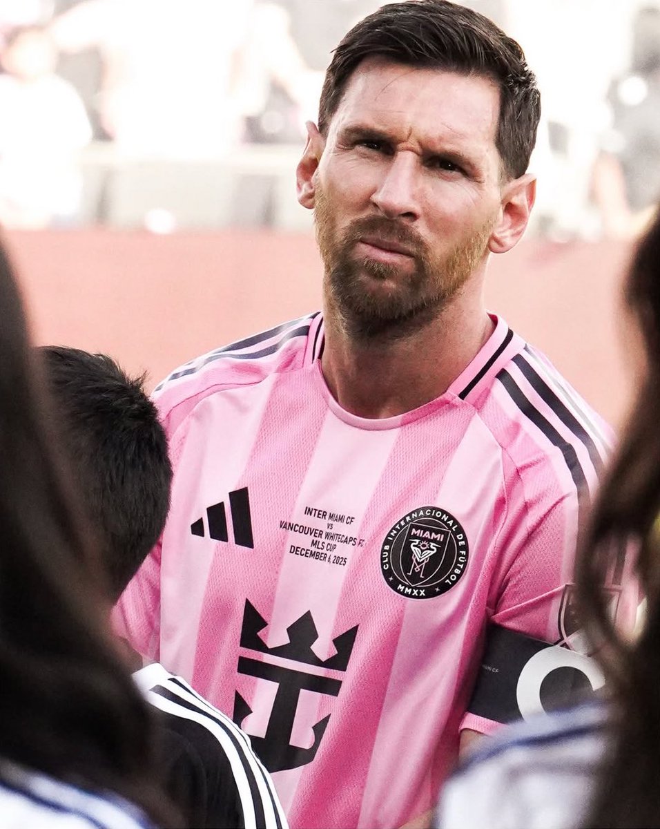 الأسطورة ليونيل ميسي في عام 2025:

— 54 مباراة 🏟️ 
— 46 هدف ⚽️ 
— 28 تمريرة حاسمة 👟

— بطل كأس الدوري الأمريكي 🏆 
— بطل كأس الأقسام 🏆
— هداف الدوري الأمريكي 🥇
— افضل لاعب في الدوري الأمريكي MVP ⭐️ 
— افضل لاعب في التصفيات ⭐️