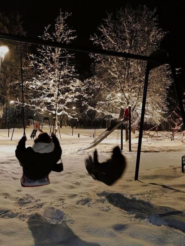 viewserene's tweet photo. Love in cold. https://t.co/QgTby56THP