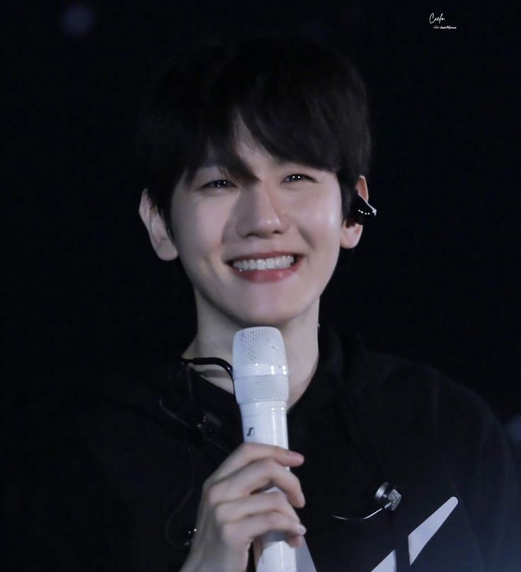 BOXIANx's tweet image. baekhyun is literally the older version of himself