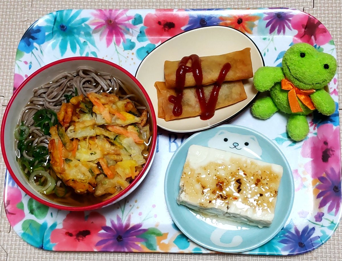 UR8173mi's tweet photo. 後 2時間弱で 新年だ～💦
来年は より良い年になることを祈るばかりです

#夕食 #おうちご飯 #おうちごはん #お腹ペコリン部 https://t.co/xCP8ZE5P1B