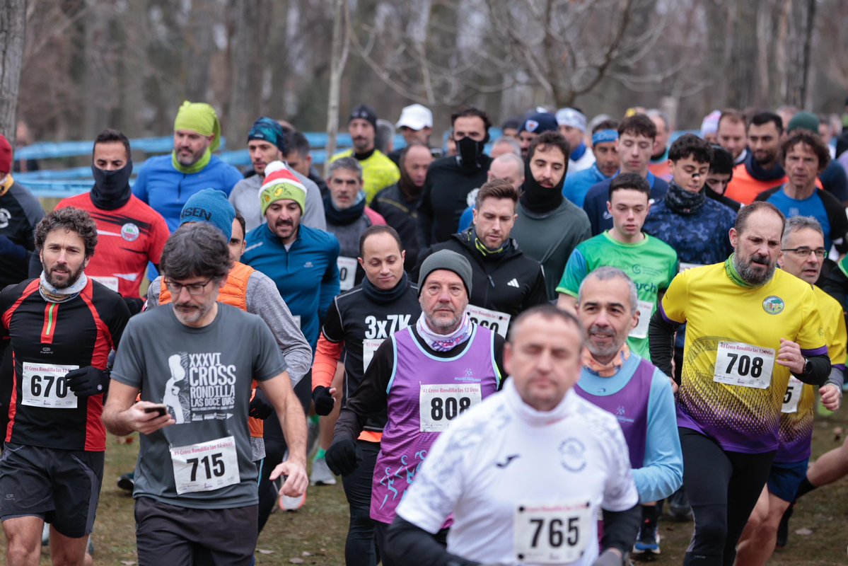 🏃🏼🏃🏻‍♀️ 41º Cross Rondilla “Las 12 Uvas”.

➡️ Los concejales, #MayteMartínez y <a href="/jizarandona/">Nacho Zarandona</a>, han participado en el evento deportivo.

👏🏻 Una cita clásica del deporte navideño en Valladolid organizada por el CD Rondilla.

<a href="/DeportesVLL/">DeportesVLL</a>