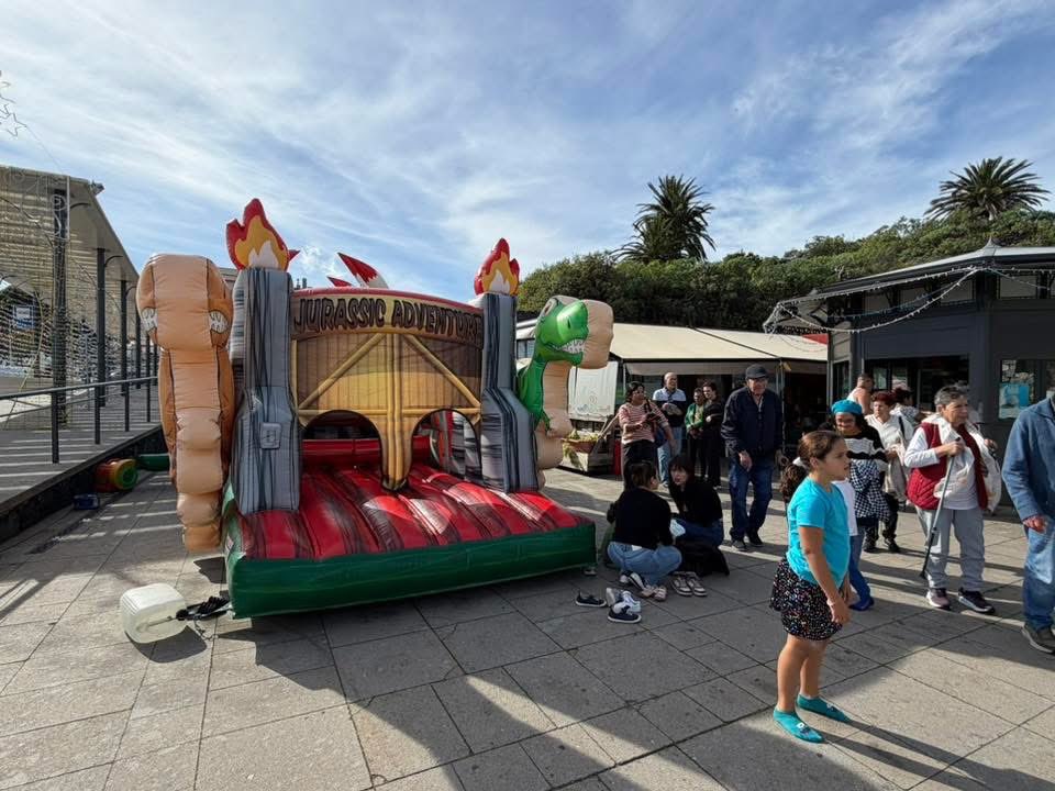 Fin Año infantil Breña Baja🕰️La ilusión de l<a href="/s/">『S』</a> más pequeñ@s es de ls cosas más bonitas q podemos tener, x ello, como cada año BBaja celebró en la mañana su tradicional Fin de Año y pudimos disfrutar de colchonetas, juegos, bailes con muñecos, cotillón/uvas y cuenta atrás infantil