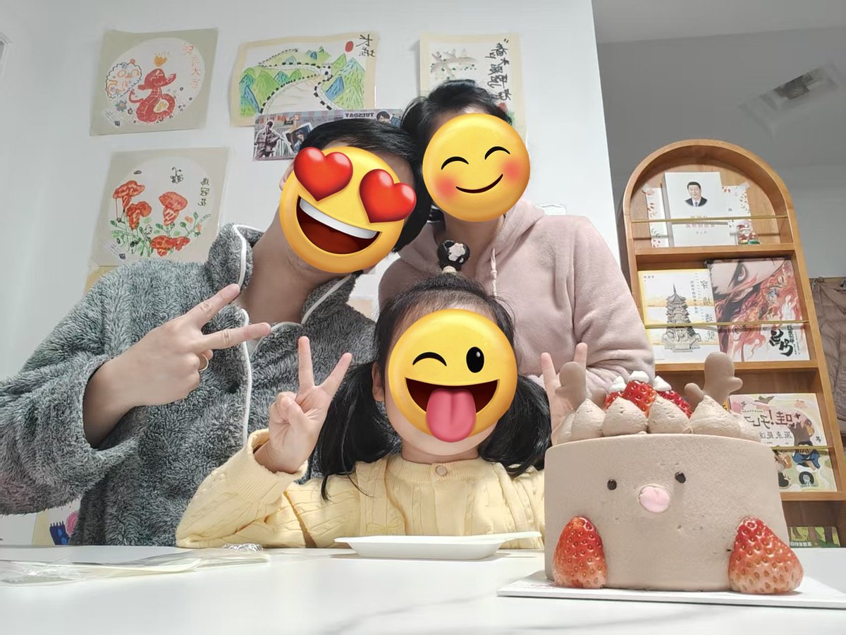 kinney_yan's tweet photo. 今年必然是AI充满话题性的一年，国内外的大模型、AI coding工具感觉这一年迭代得飞快。
对于我而言，前端领域已经被AI杀死了N次了...咋办，打不过就加入呗，转行成为“AI善后工程师”或许是不错的出路。
不管怎样，可预见的是未来我们的工作方式必然会发生变化。
至于AI到底会发展成啥样？Who knows？ https://t.co/mqZWnhqglk