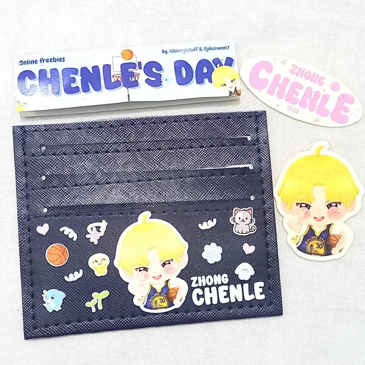 m00nddrxft's tweet image. —chenle's 24th bday freebies

yippiieee card wallet super cuteee dan chenle bgttt from kak @jihanwon17 very usefull buat gonta-ganti cawal, thank you kak 🫶🏻