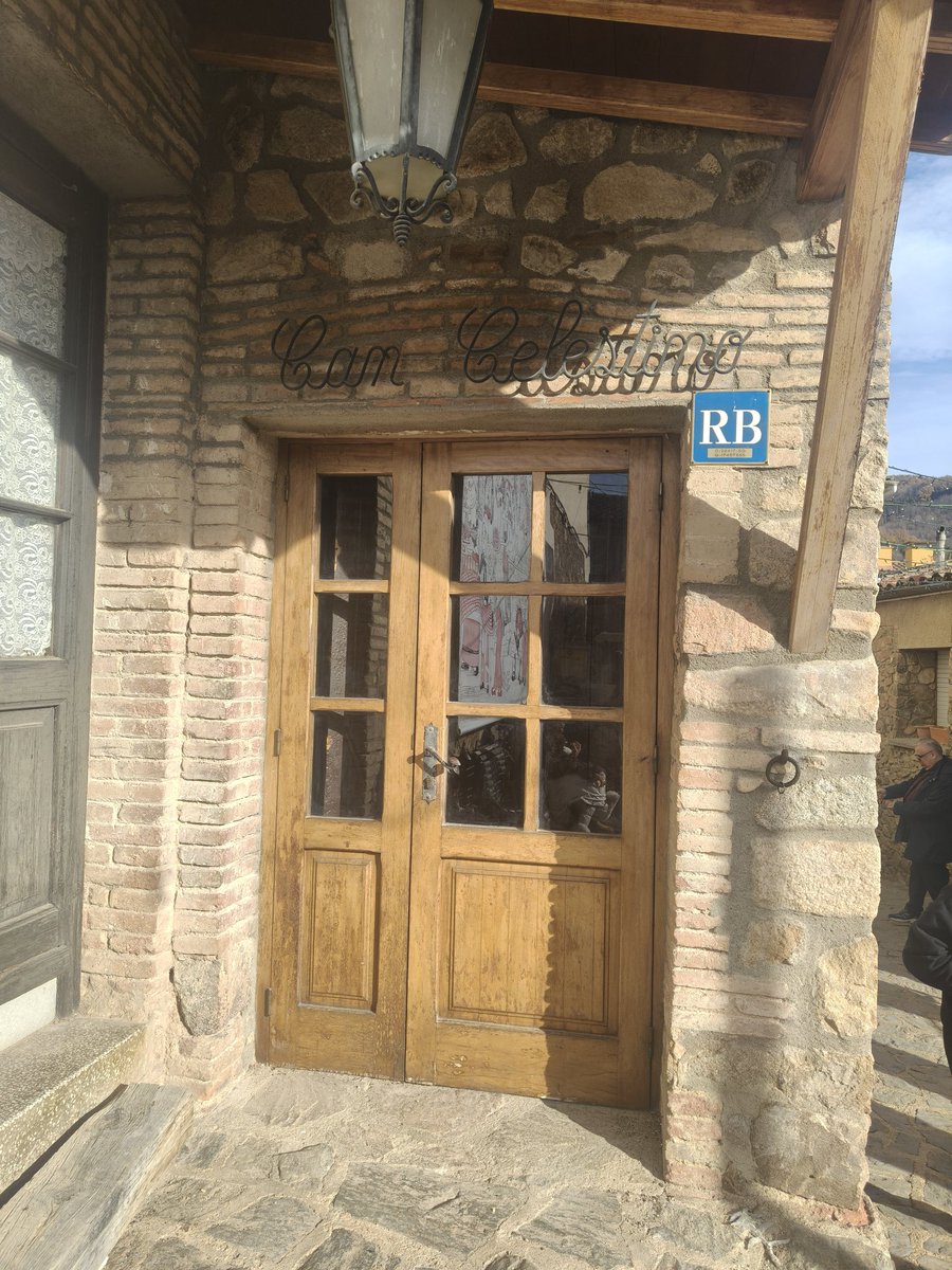 Héctor Comerut tweet media