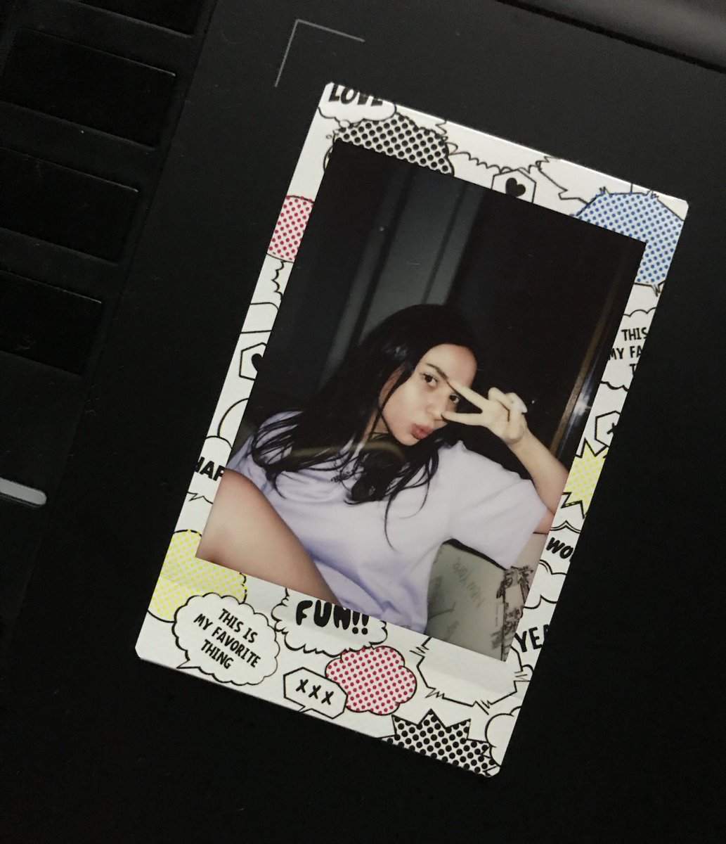 jarvinart's tweet image. Hi, I’m Idil and I make art inspired by escapism