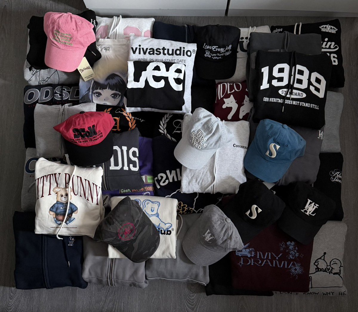 studio_doublep's tweet image. Spoil สินค้าล็อตใหม่ 💬
Full preview drops on Tomorrow
ลงขายเสื้อ on Friday!
More items than ในสปอย *️⃣🫳🏻

🔗 อย่าลืมกด follow กันไว้ก่อนน้าจะได้ไม่พลาดตอนลงพรีวิวเต็มคับ