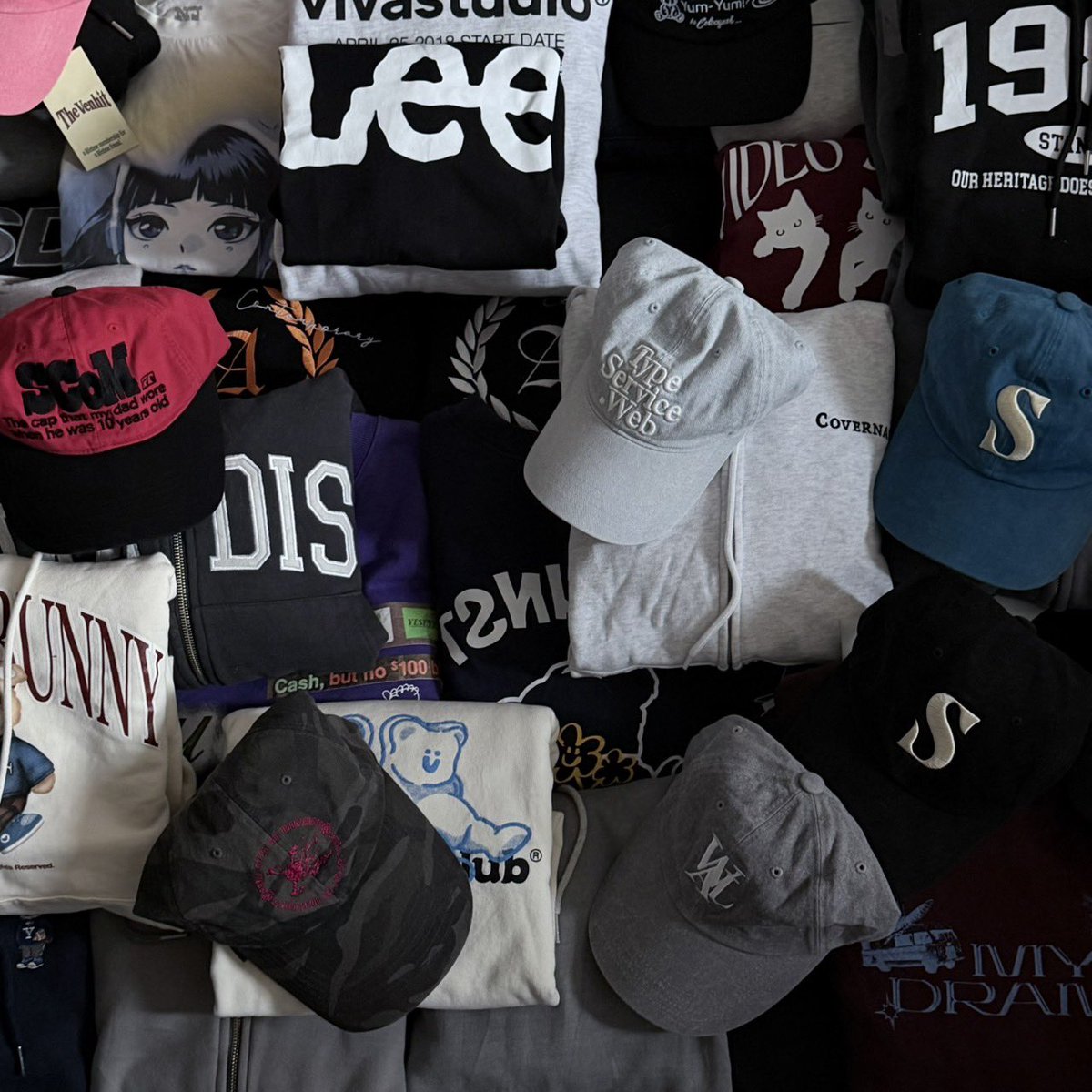 studio_doublep's tweet image. Spoil สินค้าล็อตใหม่ 💬
Full preview drops on Tomorrow
ลงขายเสื้อ on Friday!
More items than ในสปอย *️⃣🫳🏻

🔗 อย่าลืมกด follow กันไว้ก่อนน้าจะได้ไม่พลาดตอนลงพรีวิวเต็มคับ