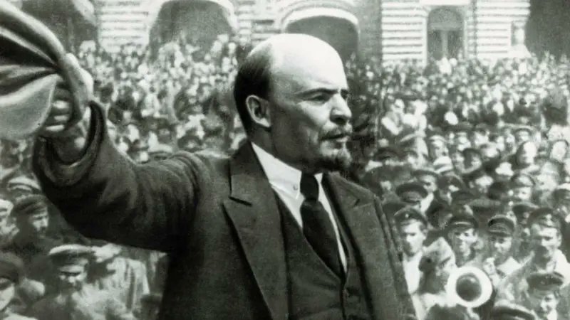 manuelferdiez's tweet photo. “Los capitalistas siempre han llamado libertad a la libertad de los ricos para amasar fortunas y a la libertad de los trabajadores para morirse de hambre”. 

V.I. Lenin. https://t.co/ko6Thse2Md