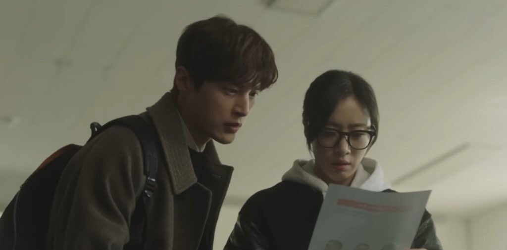 almgtrrz24's tweet image. The First Man (2025)🔥

Two women whose lives become fatally intertwined—one who lives another person’s life for the sake of revenge, and another who steals someone else’s life in pursuit of her own desires.

#첫번째남자
#TheFirstMan
#HahmEunJung #KeonIl
#OhHyunKyung #YoonSunWoo