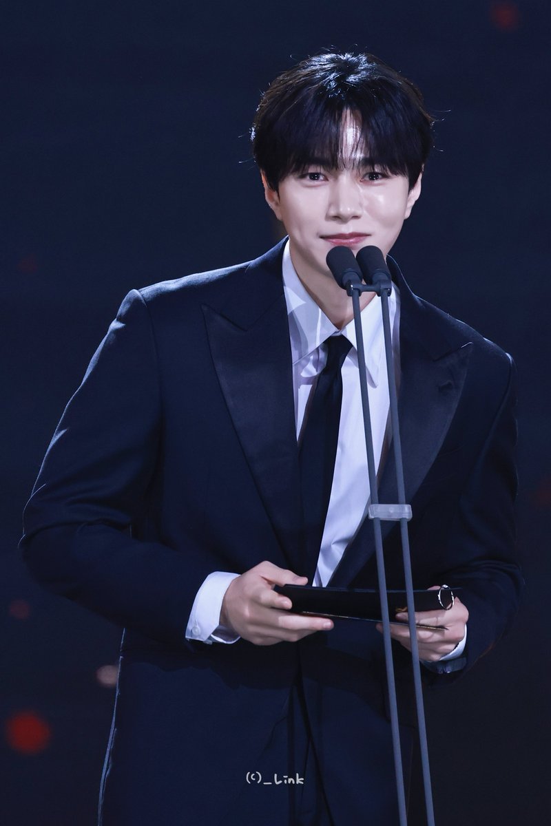 _LinKms's tweet image. 251231 KBS 연기대상

💓

#인피니트 #INFINITE
#김명수 #KIMMYUNGSOO