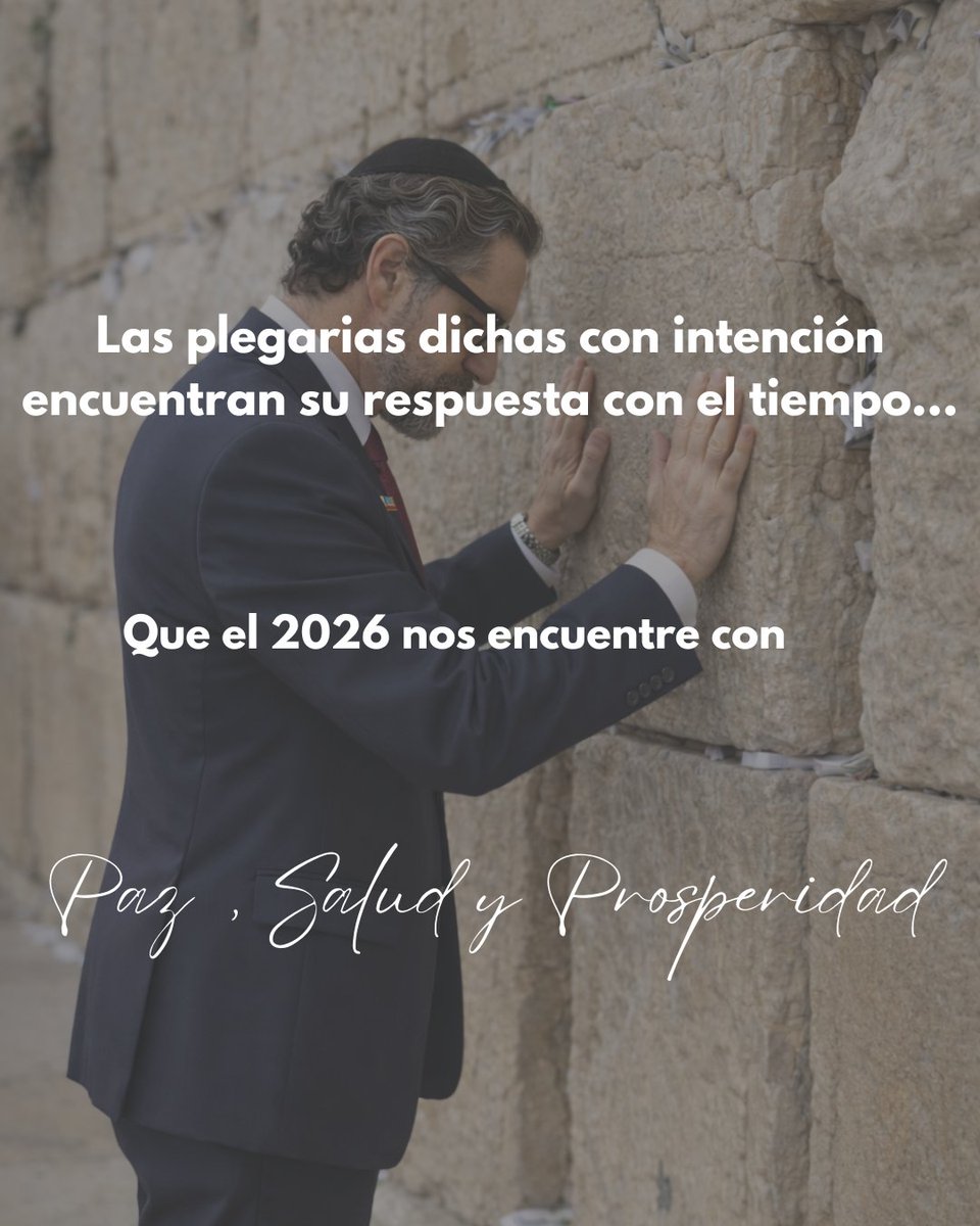 Este lugar guarda millones de plegarias,
dichas en voz alta y también en silencio
A veces la respuesta no es inmediata, ni siempre clara,
pero llega con el tiempo
Que el nuevo año traiga la ansiada paz, claridad y esperanza, desde Paraguay y desde Israel, para todos.
Feliz 2026!
